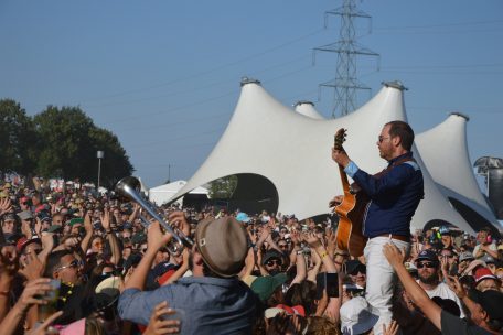 Die Atmosphäre am Paléo 2019 – hier mit den Cowboys Fringants aus Québec