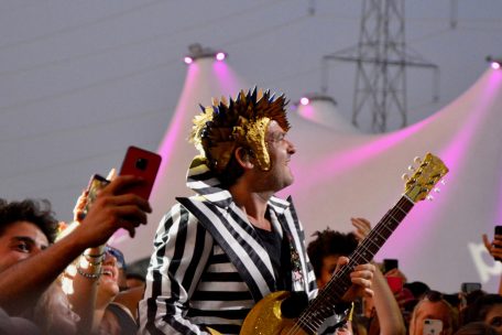 -M- alias Matthieu Chedid im Publikum am Paléo 2019