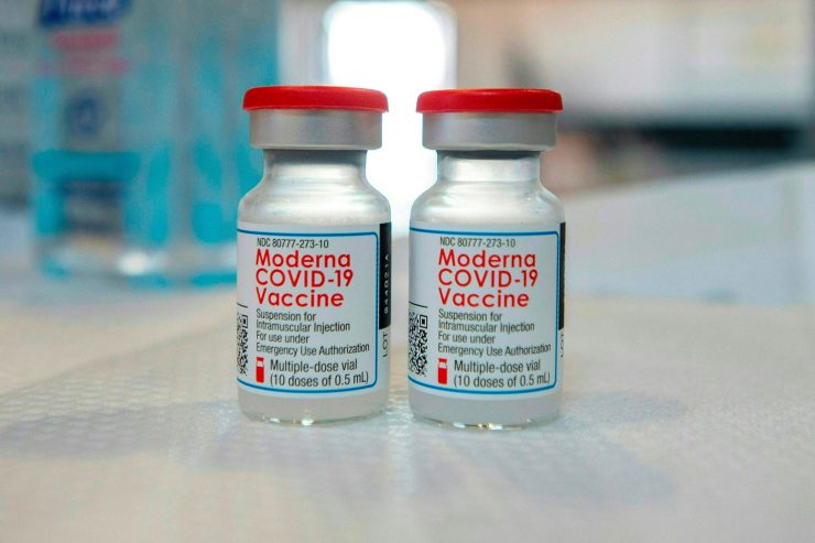 Corona-Pandemie / EMA gibt Moderna-Impfstoff für 12- bis 17-Jährige frei