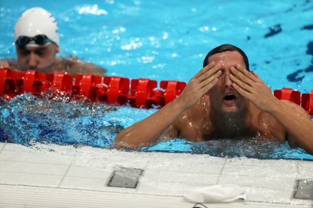 Erst einmal die Augen reiben: Das war’s für den Schwimmer Raphaël Stacchiotti