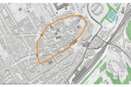 An der Struktur der Altstadt ist die ehemalige Stadtmauer noch gut zu erkennen. Die Punkte stehen für die vier Türme.