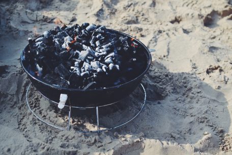 Mitten im Nirgendwo picknicken? In Luxemburg ist das nicht unbedingt eine gute Idee. Besser: auf ausgewiesene Grill- und Picknickplätze ausweichen