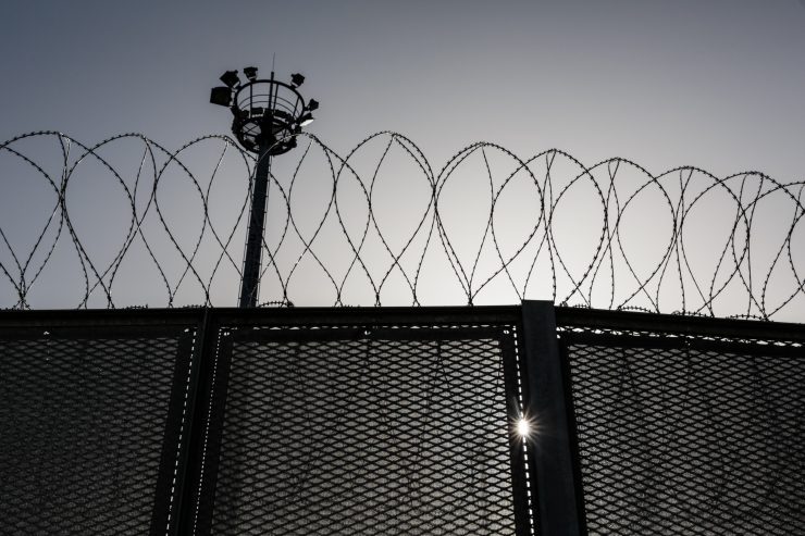 Schrassig / Gefängnisinsasse legt Feuer in Zelle – Polizei ermittelt