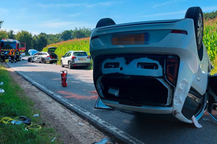 Kollision zwischen drei Fahrzeugen / Mehrere Fahrer bei Autounfall zwischen Openthalt und Buschdorf verletzt