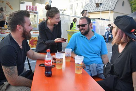 Ronny (31), Jeff (27) und Sally (28) waren zum Zeitpunkt des Konzerts bereits geimpft