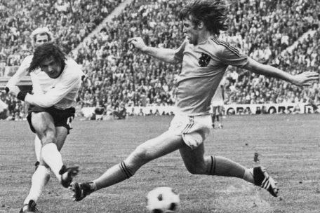 Sein wichtigstes Tor erzielte der „Bomber der Nation“ 1974 im WM-Finale gegen die Niederlande