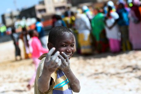 Auch bei ihren Auslandsreisen wie hier bei der Staatsvisite 2018 in Senegal zog Isabella die Menschen in ihren Bann