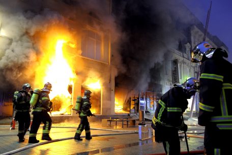 Immer nah am Geschehen und den Menschen dran: Mit dem Hema brennt 2011 in Esch auch der Scholesch Eck ab