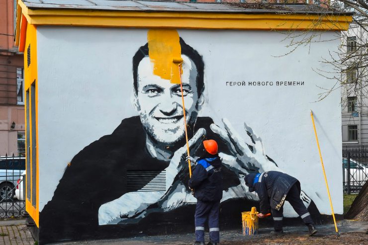 Hintergrund / Zum Jahrestag der Nawalny-Vergiftung: Der Kreml zieht die Zügel an, die Menschen reagieren mit Apathie