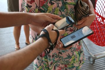 Italien / Student lässt sich QR-Code seines Corona-Passes tätowieren