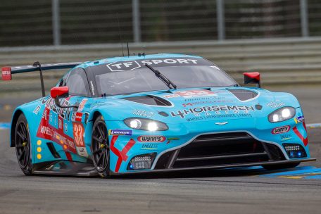 Der blaue Aston Martin von TF Sport war auf der Strecke nicht zu übersehen