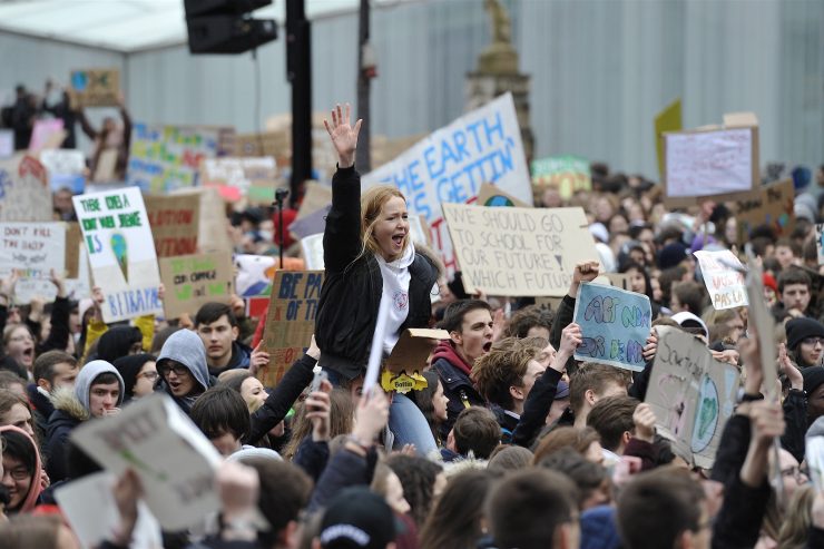 Youth for Climate Luxembourg / Klimaaktivisten kritisieren Klimaschutzgesetz und das Versagen der Bildungspolitik