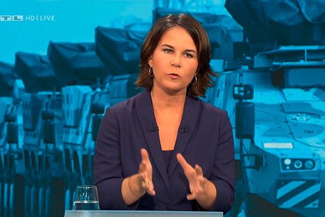 Die grüne Kanzlerkandidatin Annalena Baerbock muss aufholen