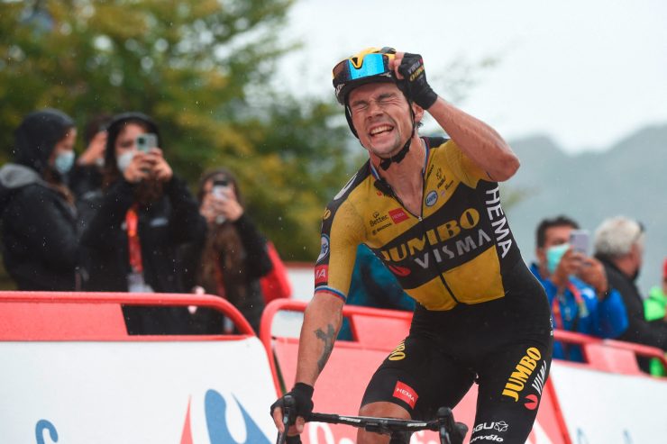 Vuelta / 17. Etappe: Roglic dominiert, siegt und übernimmt Rot 
