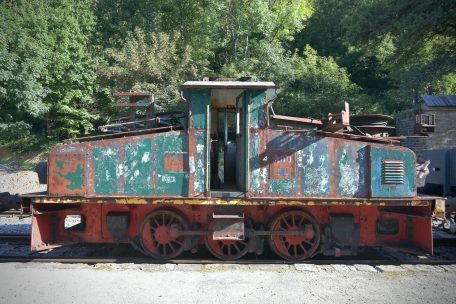 „Hall Fondouq“ / Industrieerbe kehrt zurück: Die E-Lok ADU N. 6 ist in Düdelingen angekommen