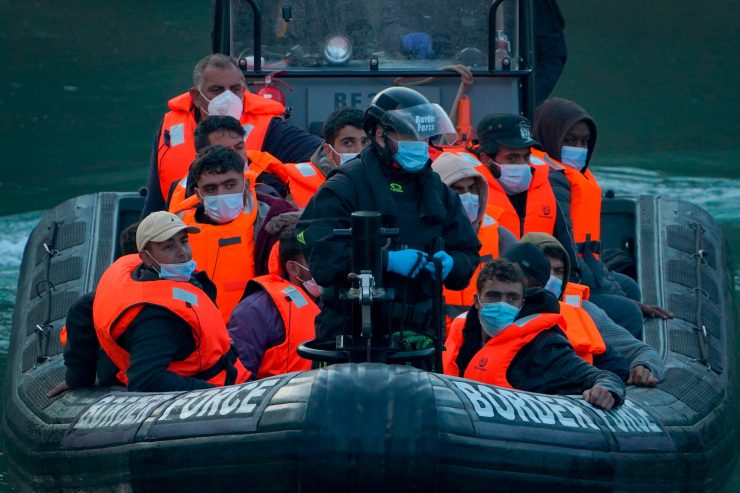 Migrationskrise im Ärmelkanal / Noch nie wagten so viele Flüchtlinge die gefährliche Überfahrt nach England