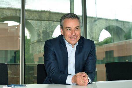 Selber ein Zeugnis möchte Claude Meisch seiner Krisenpolitik nicht ausstellen. Dennoch findet er, dass Luxemburg die Pandemie im Bildungswesen, verglichen mit anderen Ländern, recht gut gemeistert hat.