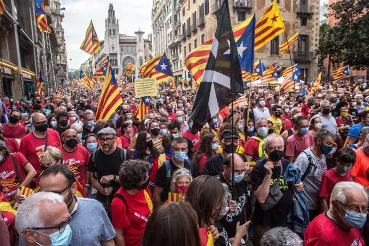 Katalonien / Zehntausende fordern Unabhängigkeit – Verhandlungen mit Spaniens Regierung starten
