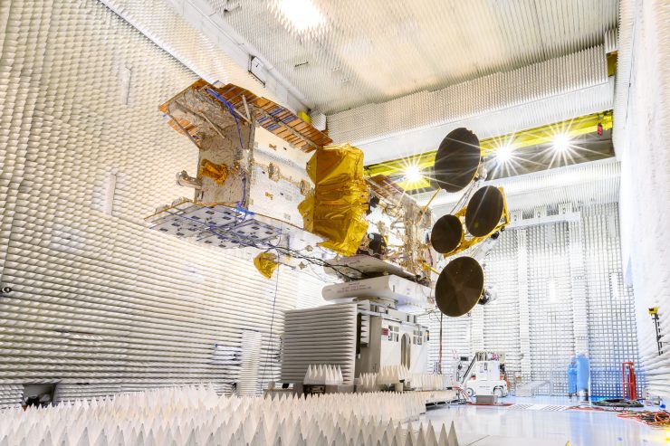 Satellit / Glitzernder Gigant: Mit SES-17 präsentieren die Luxemburger ihr neues „Flaggschiff“