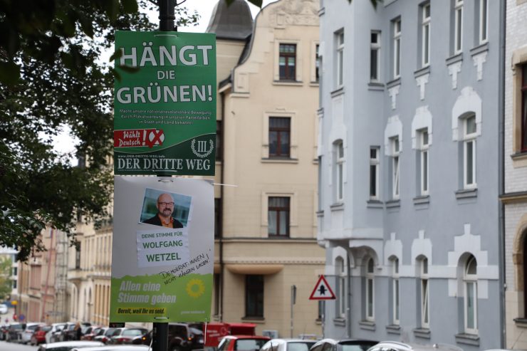 Wahlplakate in Deutschland / Sie provozieren, polarisieren, stacheln zum Hass auf – und landen jetzt vor Gericht