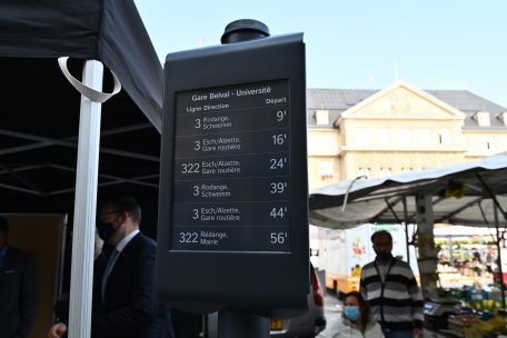 Die neuen Anzeigetafeln für Bushaltestellen in Esch