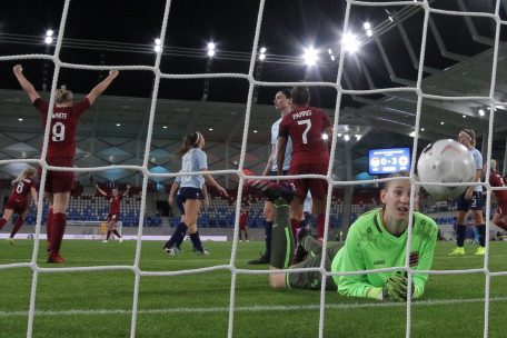 Damen-EM-Qualifikation / Luxemburg wehrt sich nach Kräften gegen übermächtige Engländerinnen