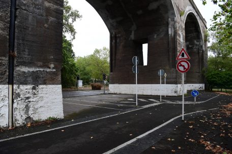 Hier findet schon lange keine Verkehrserziehung mehr statt: Der „Verkéiersgaart“ unter der Ausziehbrücke im Clair-Chêne-Viertel ist aus Sicherheitsgründen gesperrt.