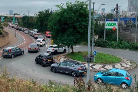 Kriseninsel Großbritannien / Nach Chaos an Tankstellen sollen Arbeitskräfte aus dem Ausland die Versorgungskrise richten