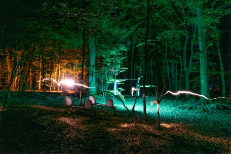 Théâtre / Forêt de signes: „De Bësch“ est une expérience théâtrale immersive et interactive