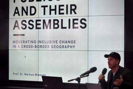 Erster öffentlicher Auftritt: Markus Miessen, Inhaber des Uni-Lehrstuhls für die Stadterneuerung Eschs