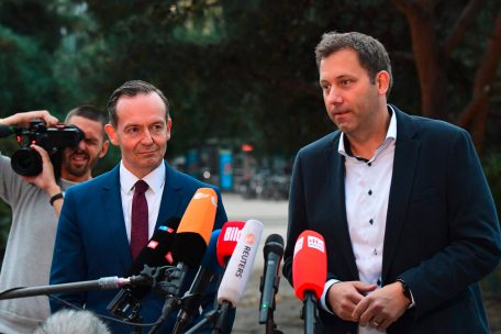 Deutschland / Der Regierungspoker beginnt