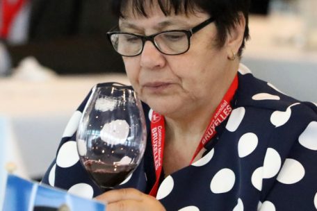 Margarita Levieva, die Herausgeberin und Chefredakteurin der Zeitschrift Loza i vino (dt. Rebe und Wein), Weintesterin, Beraterin und Lehrerin