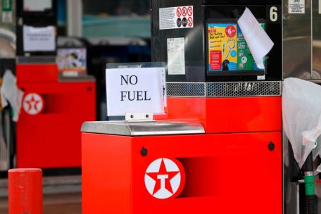 Großbritannien / Warum Premier Johnson die britischen Versorgungsmängel der heimischen Wirtschaft zur Last legt