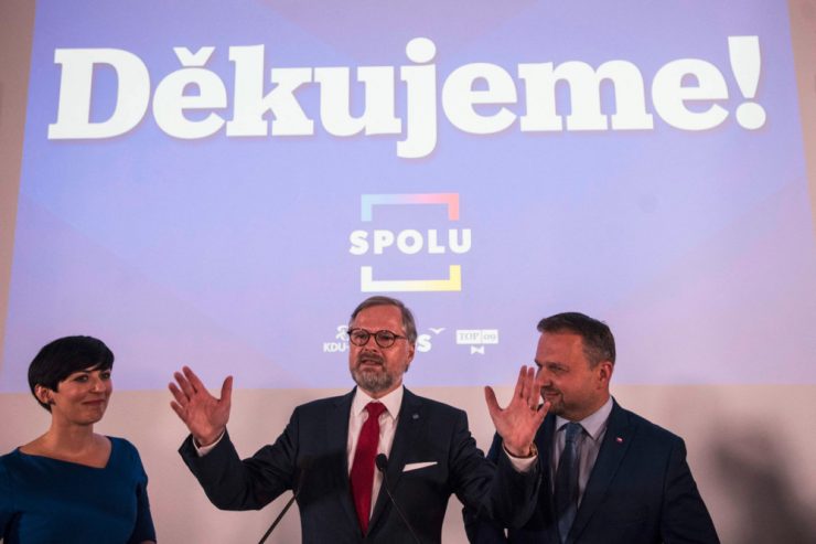 Tschechien / Wahlbündnis Spolu wird nur knapp stärkste politische Kraft