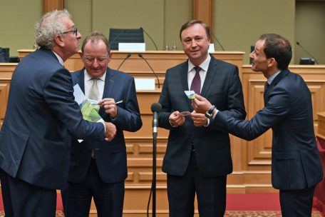 Haushalt / Finanzminister erteilt Austeritätspolitik eine Abfuhr