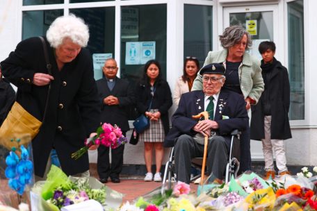 Großbritannien / Briten trauern und debattieren nach Terrormord an konservativem Abgeordneten