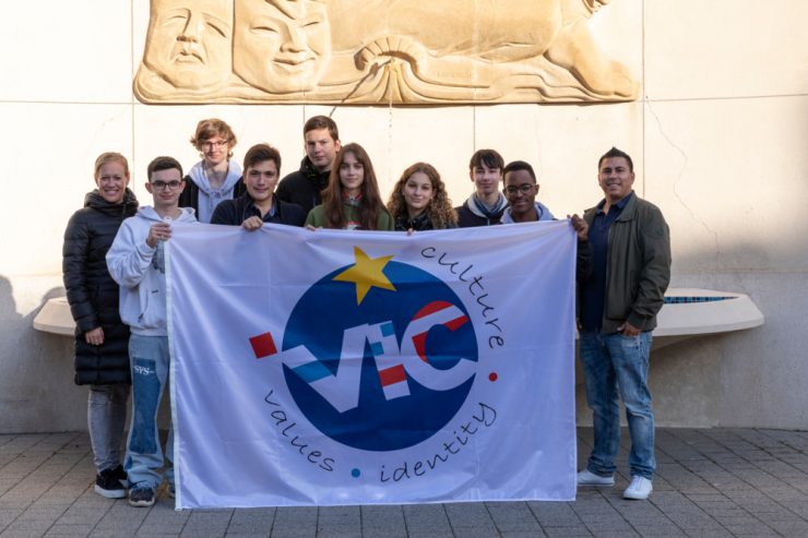 Förderprogramm / Schüler am Lycée Hubert Clément feiern die „Erasmusdays 2021“ mit einem Flashmob
