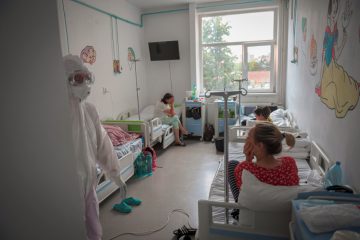 Soziale Netzwerke / „Bis auf den letzten Tropfen Blut“: Hass auf Covid-Maßnahmen nimmt zu