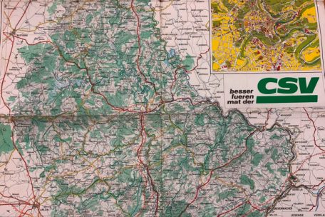 Auf einer Karte, die die CSV 1979 als Werbeprodukt vor den Wahlen verteilte, war bereits eine Umgehungsstraße rund um Ettelbrück eingezeichnet (siehe Vergrößerung) 