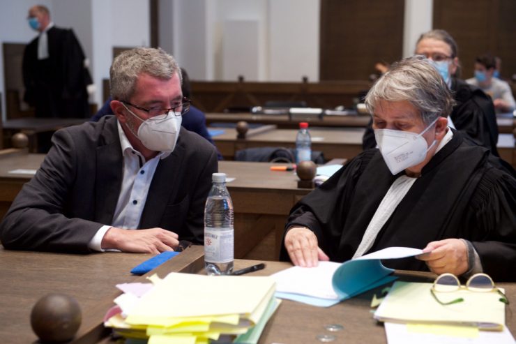 „Frëndeskrees“-Prozess / Anwälte plädieren unisono auf Freispruch: „Den Avis juridique daacht glat a guer näischt“