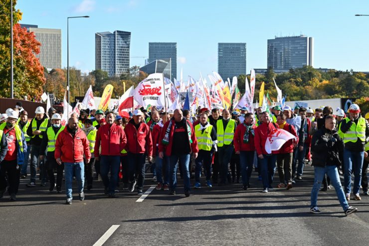 EuGH / Polen demonstrieren auf Kirchberg: „Viele Leben hängen von Turow ab“