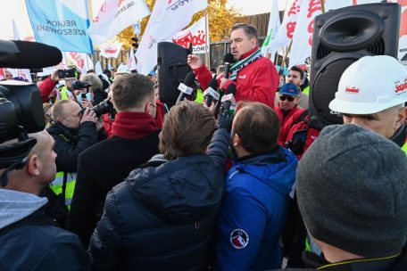 Die Kundgebung hatte auch das Interesse zahlreicher ausländischer Medien geweckt. Aus Polen waren gleich mehrere Kollegen mit angereist.