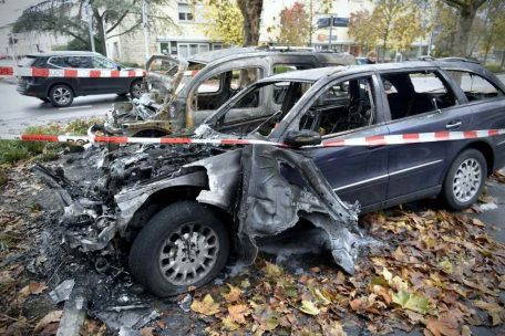 Polizei / Nächtliches Feuer zerstört zwei Autos in Esch – Brandstiftung nicht ausgeschlossen