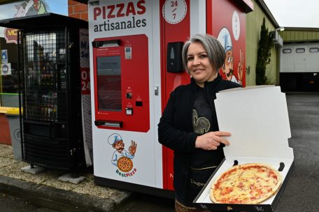 Nach Feierabend nimmt Annabella Oliveira gerne auch mal eine Pizza aus dem Automaten mit nach Hause – dann muss sie sich nach einem langen Arbeitstag nicht mehr an den Herd stellen 