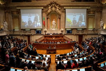 Portugal / Das Ende des „Wunders“: Vor Neuwahl und ungewisser Zukunft