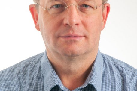 Dr. Jean-Marc Cloos ist Psychiater mit Spezialisierung auf Suchterkrankungen