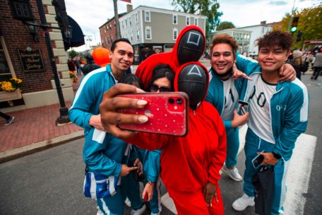 Halloween in Salem, Massachusetts: Henker und Spieler vereinen sich für ein Selfie
