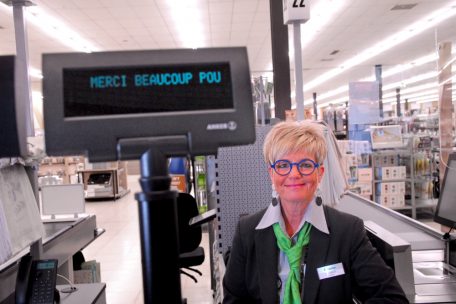 Relevant (8): Kassiererin / Von guten Manieren und Hamsterkäufen – die Arbeit an einer Supermarktkasse