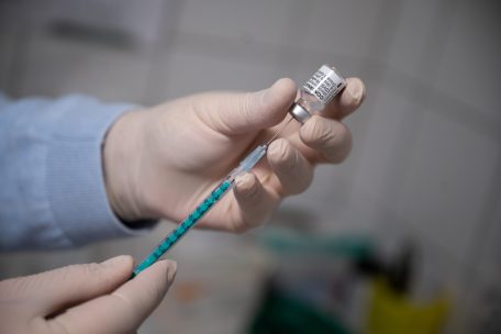 Covid-19 / Grünes Licht für neuen Corona-Impfstoff: EU unterzeichnet Vertrag mit Hersteller Valneva