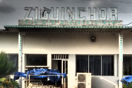 Am Regionalflughafen in Ziguinchor